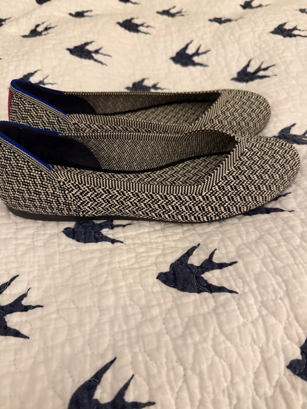 Rothy's size 8 NWOT Women's Textured Black & White Slip-On Flats - Picture 2 of 5